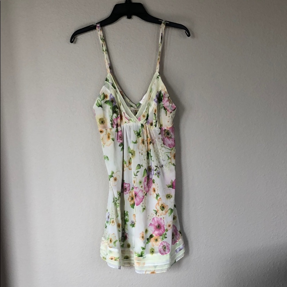 Oscar de La Renta nightgown.